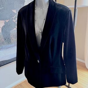 Black Velvet Blazer: Structured Luxe Fit